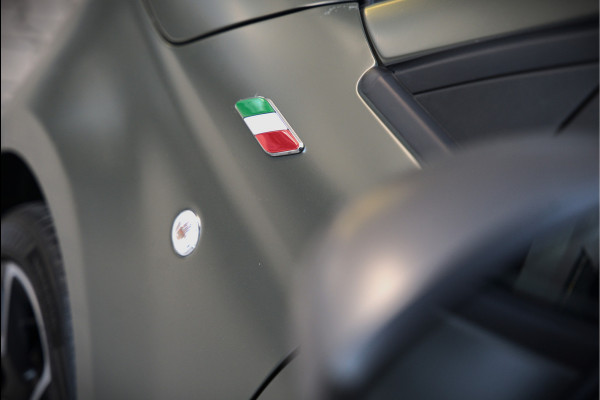 Fiat 500 0.9 TwinAir Turbo Sport | Mat Groen | Apple Carplay | Parkeersensoren | Navigatie | Climate Control | Digitale Tellers | Groot Scherm | Cruise Control | LED
