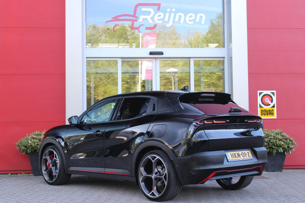 Alfa Romeo junior Elettrica VELOCE 280PK 54 kWh | SPORT PACK (SABELT SPORTSTOELEN ELEKTRISCH BEDIENBAAR OP DE BESTUURDERSSTOEL/STOEL VERWARMING/ALUMINIUM INSTAPLIJSTEN EN PEDALEN/PERFROMANCE STUURWIEL MET ALCANTARA/PERFORMANCE BODYKIT "PROGRESSO"/AMBIENT LIGHT/GETINTE ACHETRRUITEN | TECHNO PACK (LED MATRIX KOPLAMPEN/AUTOMATISCH DIMMENDE BINNENSPIEGEL/DRAADLOZE TELEFOONLADER/DODEHOEK DETECTIE/NAVIGATIE/ELEKTRISCH BEDIENBARE ACHTERKLEP/KEYLESS ENTRY/KEYLESS START/ADAPTIVE CRUISE CONTROL/ACHTERUITRIJ CAMERA) | DRAADLOZE APPLE CARPLAY/ANDROID AUTO | 20" LICHTMETALEN VELGEN "VENTI" | RODE RE
