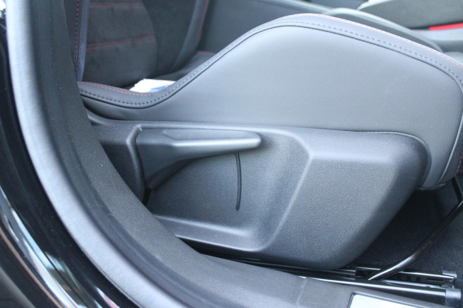 Alfa Romeo junior Elettrica VELOCE 280PK 54 kWh | SPORT PACK (SABELT SPORTSTOELEN ELEKTRISCH BEDIENBAAR OP DE BESTUURDERSSTOEL/STOEL VERWARMING/ALUMINIUM INSTAPLIJSTEN EN PEDALEN/PERFROMANCE STUURWIEL MET ALCANTARA/PERFORMANCE BODYKIT "PROGRESSO"/AMBIENT LIGHT/GETINTE ACHETRRUITEN | TECHNO PACK (LED MATRIX KOPLAMPEN/AUTOMATISCH DIMMENDE BINNENSPIEGEL/DRAADLOZE TELEFOONLADER/DODEHOEK DETECTIE/NAVIGATIE/ELEKTRISCH BEDIENBARE ACHTERKLEP/KEYLESS ENTRY/KEYLESS START/ADAPTIVE CRUISE CONTROL/ACHTERUITRIJ CAMERA) | DRAADLOZE APPLE CARPLAY/ANDROID AUTO | 20" LICHTMETALEN VELGEN "VENTI" | RODE RE