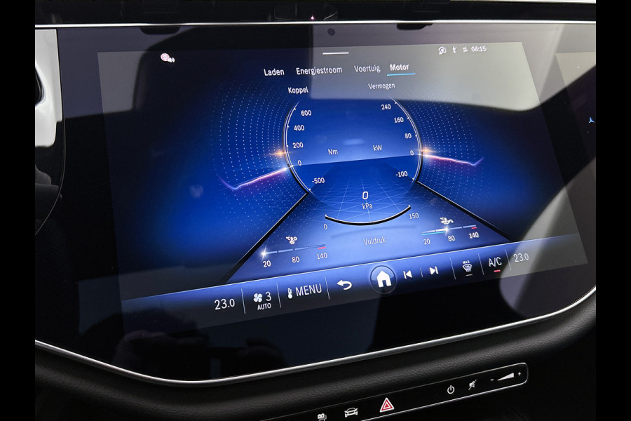 Mercedes-Benz E-Klasse 300 e AMG Plug-In Hybride AMG Line | Panoramadak | Widescreen Dashboard | Burmester® 4D surround sound system | Digil Licht. Inclusief 24 maanden Mercedes-Benz Certified garantie voor Europa.