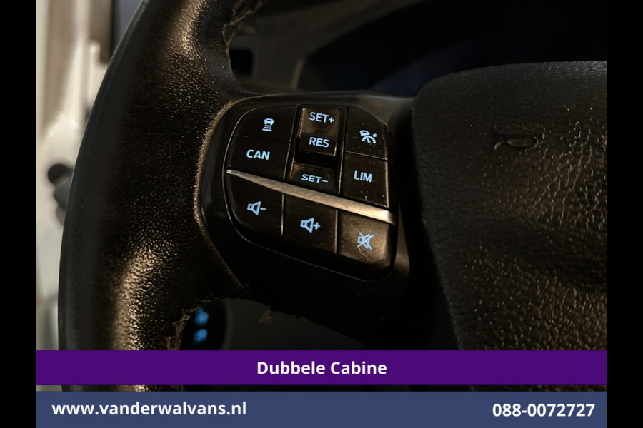 Ford Transit Custom 2.0 TDCI 130pk Automaat L2H1 Dubbele Cabine Inrichting Euro6 Airco | 6-Zits | Camera | Navigatie | LED Apple Carplay, Android Auto, Cruisecontrol, Trekhaak, Stoelverwarming, Verwarmde voorruit, Parkeersensoren, Achterklep