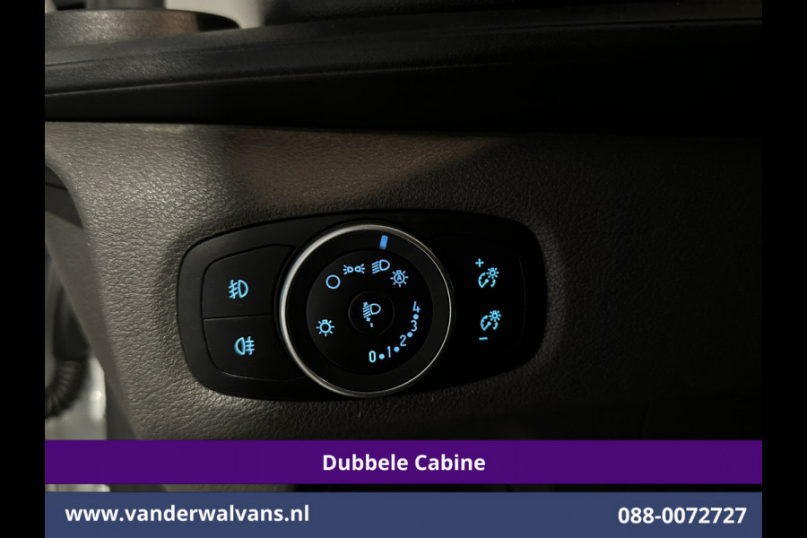 Ford Transit Custom 2.0 TDCI 130pk Automaat L2H1 Dubbele Cabine Inrichting Euro6 Airco | 6-Zits | Camera | Navigatie | LED Apple Carplay, Android Auto, Cruisecontrol, Trekhaak, Stoelverwarming, Verwarmde voorruit, Parkeersensoren, Achterklep