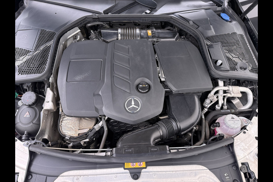 Mercedes-Benz C-Klasse Estate 300DE AUT-9 Hybride AMG Limited Trekhaak Apple Carplay Android Auto Elek.Stoelen+Verwarmd Navi Ecc Camera Pdc Solution Business Elek.Achterklep Led Privacy Glas Lmv 18" Night-pakket EURO 6 AP