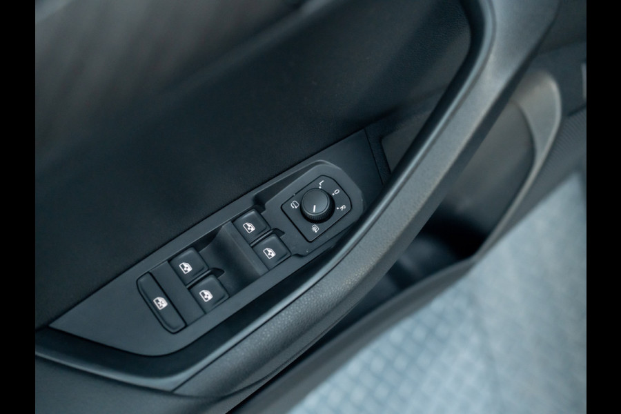 Škoda Karoq 1.5 TSI ACT Business Edition Plus | Camera | Stoelverw. | Elk. A-klep | Prijs Rijklaar!!