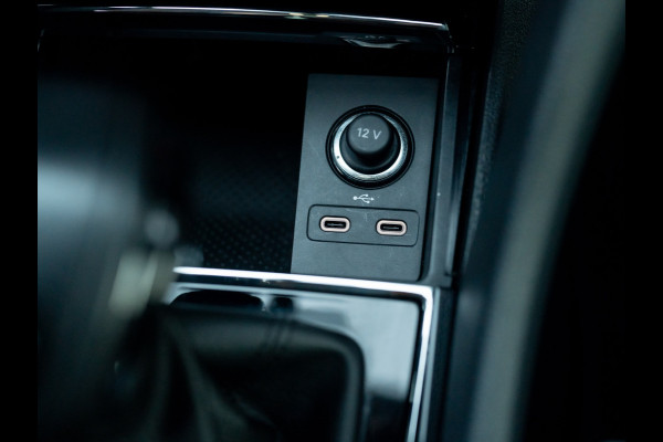 Škoda Karoq 1.5 TSI ACT Business Edition Plus | Camera | Stoelverw. | Elk. A-klep | Prijs Rijklaar!!