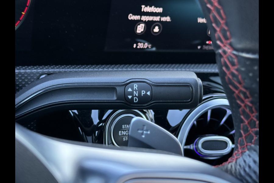 Mercedes-Benz A-Klasse 250 4MATIC AMG-Line | Pano | Trekhaak | MultiBeam LED | Ambient Light | 19 inch