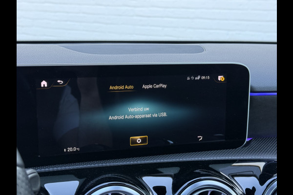 Mercedes-Benz A-Klasse 250 4MATIC AMG-Line | Pano | Trekhaak | MultiBeam LED | Ambient Light | 19 inch