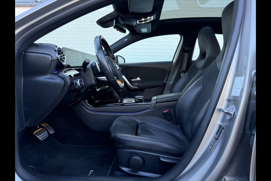 Mercedes-Benz A-Klasse 250 4MATIC AMG-Line | Pano | Trekhaak | MultiBeam LED | Ambient Light | 19 inch