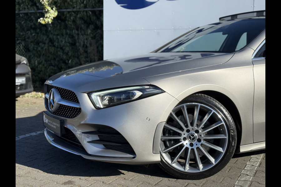 Mercedes-Benz A-Klasse 250 4MATIC AMG-Line | Pano | Trekhaak | MultiBeam LED | Ambient Light | 19 inch