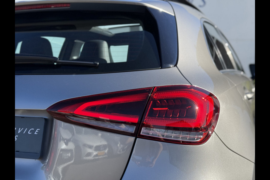 Mercedes-Benz A-Klasse 250 4MATIC AMG-Line | Pano | Trekhaak | MultiBeam LED | Ambient Light | 19 inch
