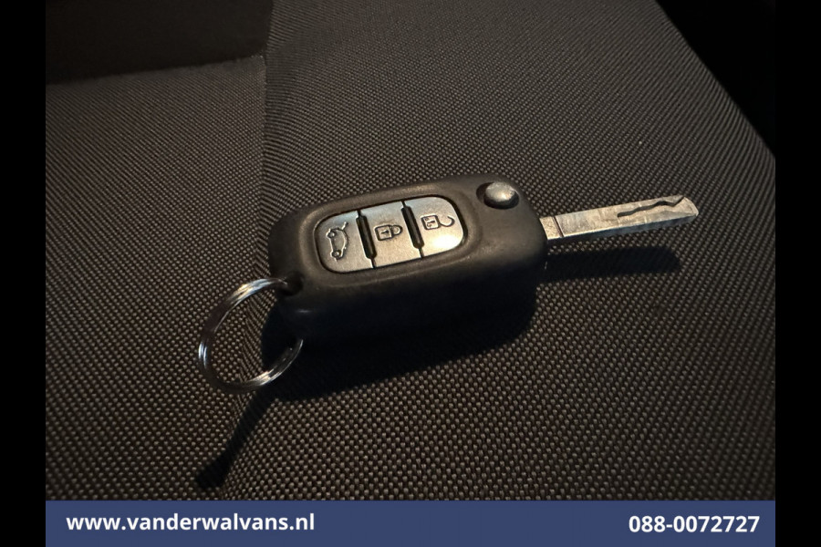 Renault Master 2.3 dCi 131pk L2H2 Euro6 Airco | 2500kg Trekhaak | Bijrijdersbank Bluetooth telefoonvoorbereiding