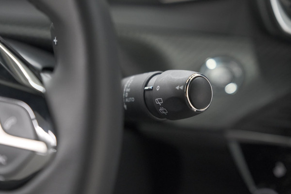 Peugeot 2008 PureTech 130 EAT8 Allure | 360 Camera | Adaptieve Cruise Control | Dodehoekdetectie