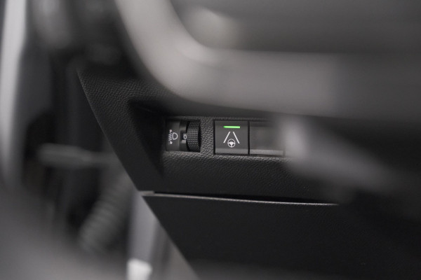 Peugeot 2008 PureTech 130 EAT8 Allure | 360 Camera | Adaptieve Cruise Control | Dodehoekdetectie