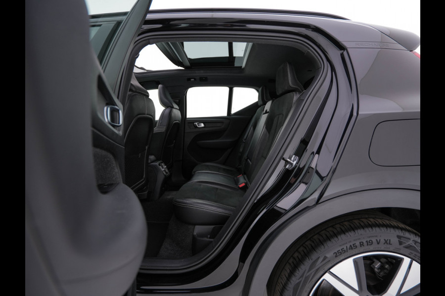 Volvo XC40 Recharge P8 AWD R-Design [ 3-Fase-11kW ] {SoH-90%} (INCL-BTW) Aut. *HEATPUMP | PANO | LEATHER-ALCANTARA | ADAPTIVE-CRUISE | DIGI-COCKPIT | FULL-LED | CAMERA | NAVI-FULLMAP | ECC | PDC | KEYLESS | HEATED-SPORTSEATS | TOWBAR | 19''ALU*