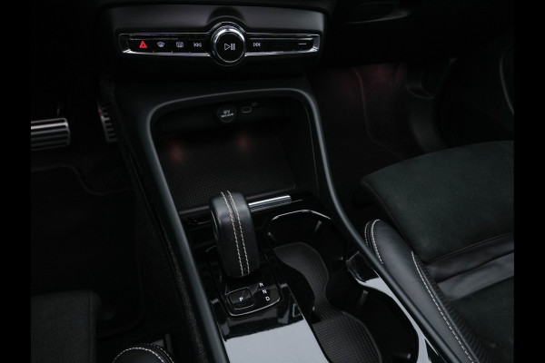 Volvo XC40 Recharge P8 AWD R-Design [ 3-Fase-11kW ] {SoH-90%} (INCL-BTW) Aut. *HEATPUMP | PANO | LEATHER-ALCANTARA | ADAPTIVE-CRUISE | DIGI-COCKPIT | FULL-LED | CAMERA | NAVI-FULLMAP | ECC | PDC | KEYLESS | HEATED-SPORTSEATS | TOWBAR | 19''ALU*