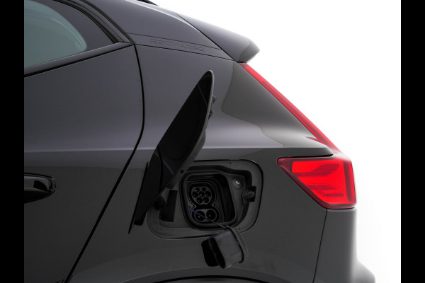 Volvo XC40 Recharge P8 AWD R-Design [ 3-Fase-11kW ] {SoH-90%} (INCL-BTW) Aut. *HEATPUMP | PANO | LEATHER-ALCANTARA | ADAPTIVE-CRUISE | DIGI-COCKPIT | FULL-LED | CAMERA | NAVI-FULLMAP | ECC | PDC | KEYLESS | HEATED-SPORTSEATS | TOWBAR | 19''ALU*