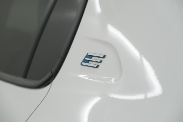 Peugeot e-208 EV Allure 50 kWh | 11 KW Laadfunctie | Apple Carplay | Parkeersensoren