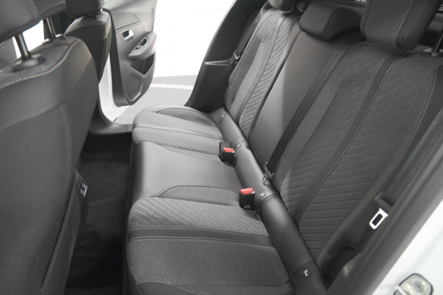 Peugeot e-208 EV Allure 50 kWh | 11 KW Laadfunctie | Apple Carplay | Parkeersensoren