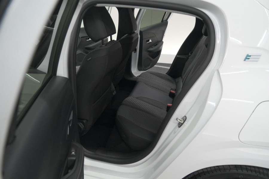 Peugeot e-208 EV Allure 50 kWh | 11 KW Laadfunctie | Apple Carplay | Parkeersensoren
