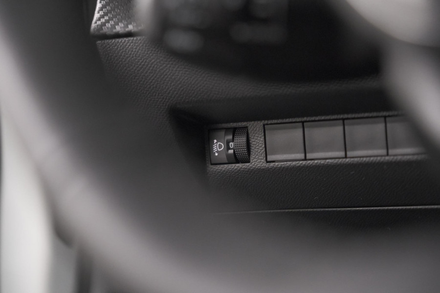 Peugeot e-208 EV Allure 50 kWh | 11 KW Laadfunctie | Apple Carplay | Parkeersensoren