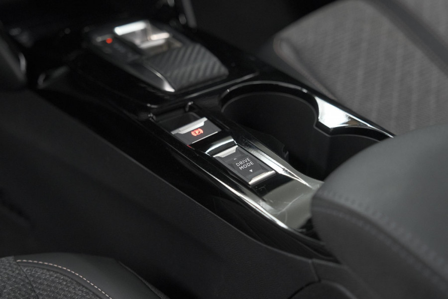 Peugeot e-208 EV Allure 50 kWh | 11 KW Laadfunctie | Apple Carplay | Parkeersensoren