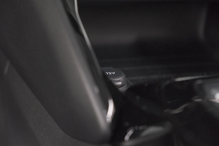 Peugeot e-208 EV Allure 50 kWh | 11 KW Laadfunctie | Apple Carplay | Parkeersensoren