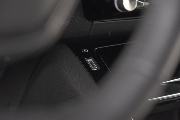 Peugeot e-208 EV Allure 50 kWh | 11 KW Laadfunctie | Apple Carplay | Parkeersensoren