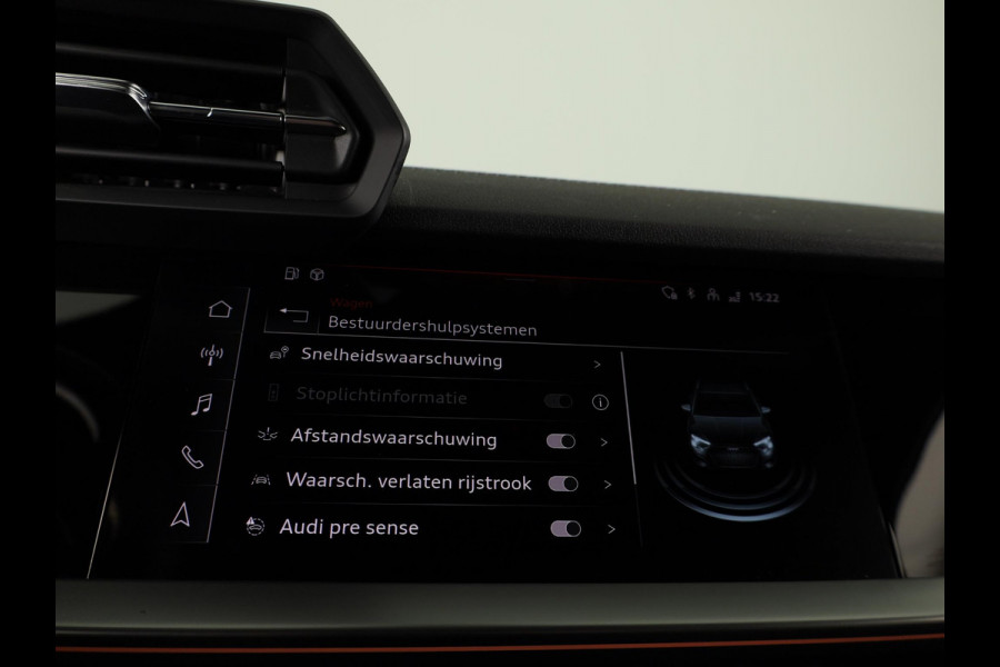 Audi A3 Sportback 45 TFSI e S edition Competition 245pk | SOH 93% | Ambient Lighting | Afgevlakt stuur | Audi soundsystem | Parkeerhulp V+A