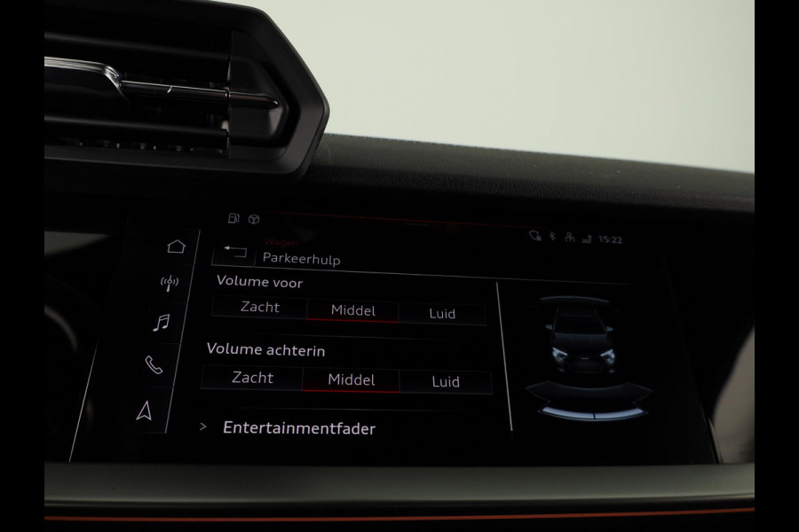 Audi A3 Sportback 45 TFSI e S edition Competition 245pk | SOH 93% | Ambient Lighting | Afgevlakt stuur | Audi soundsystem | Parkeerhulp V+A