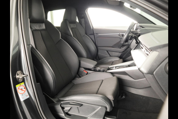Audi A3 Sportback 45 TFSI e S edition Competition 245pk | SOH 93% | Ambient Lighting | Afgevlakt stuur | Audi soundsystem | Parkeerhulp V+A