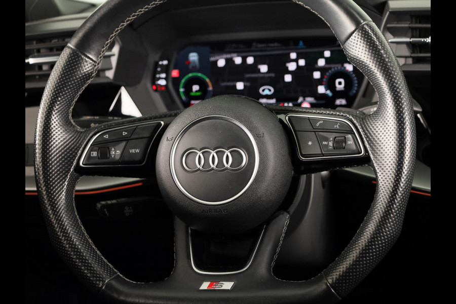 Audi A3 Sportback 45 TFSI e S edition Competition 245pk | SOH 93% | Ambient Lighting | Afgevlakt stuur | Audi soundsystem | Parkeerhulp V+A