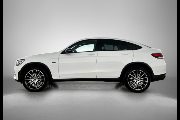 Mercedes-Benz GLC 300 e 4MATIC Premium Plus | AMG-LIne Interieur | AMG-Line Exterieur | Achteruitrijcamera | Multispaaks velgen | Nightpakket | Sfeerverlichting | Trekhaak | 24 Maanden Mercedes-Benz Certified Garantie