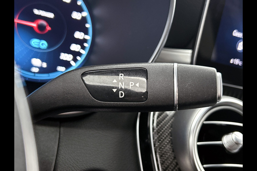 Mercedes-Benz GLC 300 e 4MATIC Premium Plus | AMG-LIne Interieur | AMG-Line Exterieur | Achteruitrijcamera | Multispaaks velgen | Nightpakket | Sfeerverlichting | Trekhaak | 24 Maanden Mercedes-Benz Certified Garantie