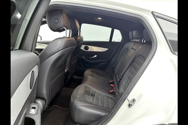 Mercedes-Benz GLC 300 e 4MATIC Premium Plus | AMG-LIne Interieur | AMG-Line Exterieur | Achteruitrijcamera | Multispaaks velgen | Nightpakket | Sfeerverlichting | Trekhaak | 24 Maanden Mercedes-Benz Certified Garantie