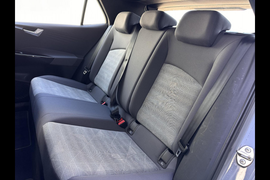 Volkswagen ID.3 First 58 kWh | SOH: 94,4% | Adaptive CC | Navi | Climate | Stoel & stuurverwarming |