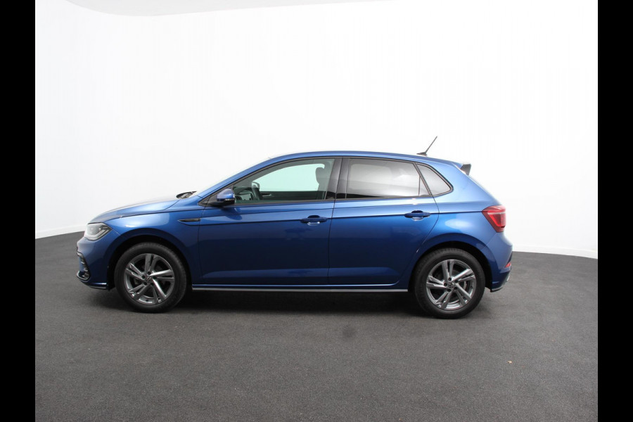 Volkswagen Polo 1.0 TSI R-Line Automaat Camera Parkeer sensoren Adaptive Cruise control Climate Control Extra getint glas Lichtmetalen velgen Stoelverwarming Navigatie Apple Carplay/Android Auto