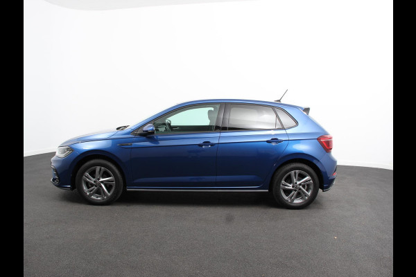Volkswagen Polo 1.0 TSI R-Line Automaat Camera Parkeer sensoren Adaptive Cruise control Climate Control Extra getint glas Lichtmetalen velgen Stoelverwarming Navigatie Apple Carplay/Android Auto