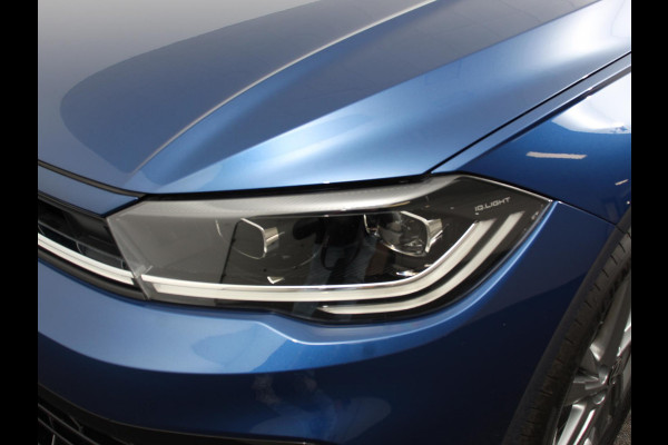 Volkswagen Polo 1.0 TSI R-Line Automaat Camera Parkeer sensoren Adaptive Cruise control Climate Control Extra getint glas Lichtmetalen velgen Stoelverwarming Navigatie Apple Carplay/Android Auto
