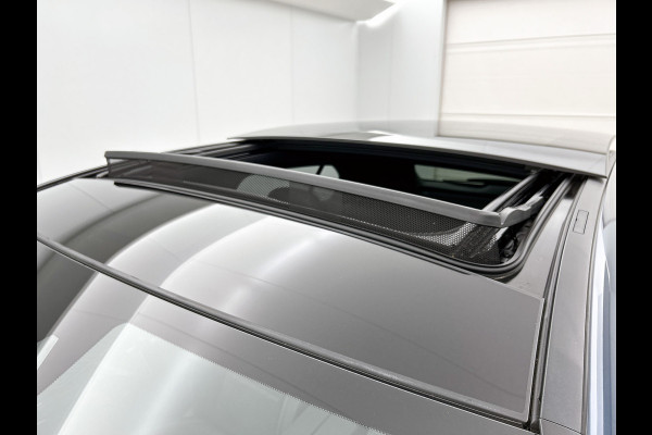 Mercedes-Benz A-Klasse 250 e Business Solution AMG Limited 24 Maanden Mercedes-Benz Certified Garantie. | AMG- Line interieur | AMG-Line Exterieur | Achteruitrijcamera | Panoram schuifkanteldak | Night Pakket | Trekhaak | Navigatie |  Sfeerverlichting |