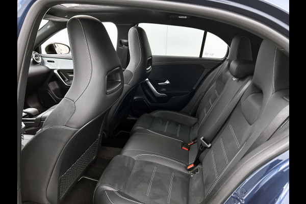 Mercedes-Benz A-Klasse 250 e Business Solution AMG Limited 24 Maanden Mercedes-Benz Certified Garantie. | AMG- Line interieur | AMG-Line Exterieur | Achteruitrijcamera | Panoram schuifkanteldak | Night Pakket | Trekhaak | Navigatie |  Sfeerverlichting |