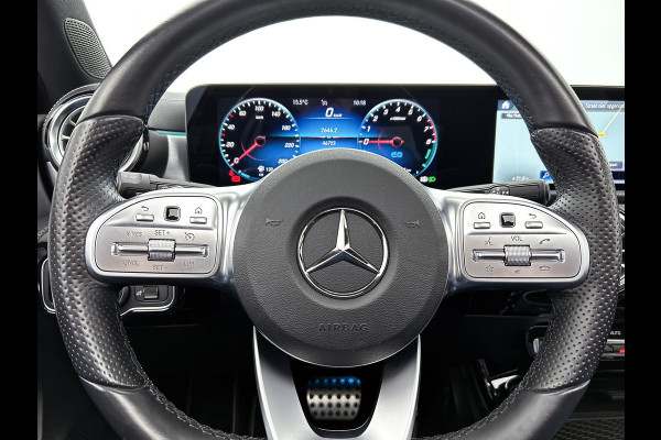 Mercedes-Benz A-Klasse 250 e Business Solution AMG Limited 24 Maanden Mercedes-Benz Certified Garantie. | AMG- Line interieur | AMG-Line Exterieur | Achteruitrijcamera | Panoram schuifkanteldak | Night Pakket | Trekhaak | Navigatie |  Sfeerverlichting |