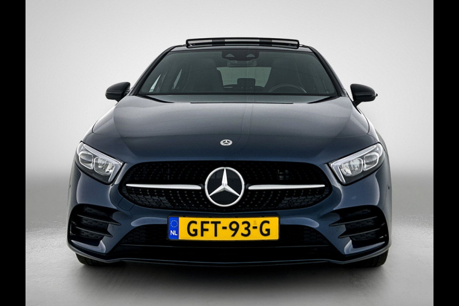 Mercedes-Benz A-Klasse 250 e Business Solution AMG Limited 24 Maanden Mercedes-Benz Certified Garantie. | AMG- Line interieur | AMG-Line Exterieur | Achteruitrijcamera | Panoram schuifkanteldak | Night Pakket | Trekhaak | Navigatie |  Sfeerverlichting |