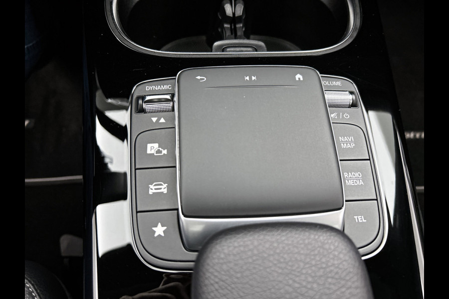 Mercedes-Benz A-Klasse 250 e Business Solution AMG Limited 24 Maanden Mercedes-Benz Certified Garantie. | AMG- Line interieur | AMG-Line Exterieur | Achteruitrijcamera | Panoram schuifkanteldak | Night Pakket | Trekhaak | Navigatie |  Sfeerverlichting |