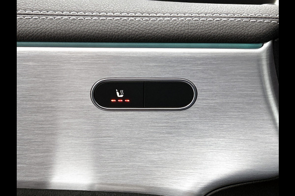 Mercedes-Benz A-Klasse 250 e Business Solution AMG Limited 24 Maanden Mercedes-Benz Certified Garantie. | AMG- Line interieur | AMG-Line Exterieur | Achteruitrijcamera | Panoram schuifkanteldak | Night Pakket | Trekhaak | Navigatie |  Sfeerverlichting |