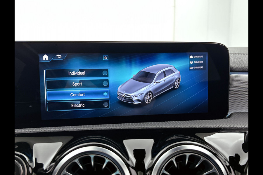 Mercedes-Benz A-Klasse 250 e Business Solution AMG Limited 24 Maanden Mercedes-Benz Certified Garantie. | AMG- Line interieur | AMG-Line Exterieur | Achteruitrijcamera | Panoram schuifkanteldak | Night Pakket | Trekhaak | Navigatie |  Sfeerverlichting |