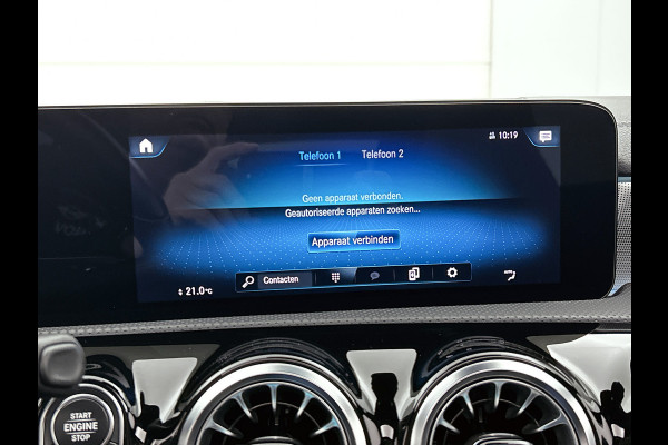 Mercedes-Benz A-Klasse 250 e Business Solution AMG Limited 24 Maanden Mercedes-Benz Certified Garantie. | AMG- Line interieur | AMG-Line Exterieur | Achteruitrijcamera | Panoram schuifkanteldak | Night Pakket | Trekhaak | Navigatie |  Sfeerverlichting |