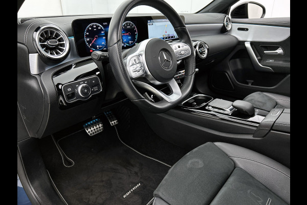 Mercedes-Benz A-Klasse 250 e Business Solution AMG Limited 24 Maanden Mercedes-Benz Certified Garantie. | AMG- Line interieur | AMG-Line Exterieur | Achteruitrijcamera | Panoram schuifkanteldak | Night Pakket | Trekhaak | Navigatie |  Sfeerverlichting |