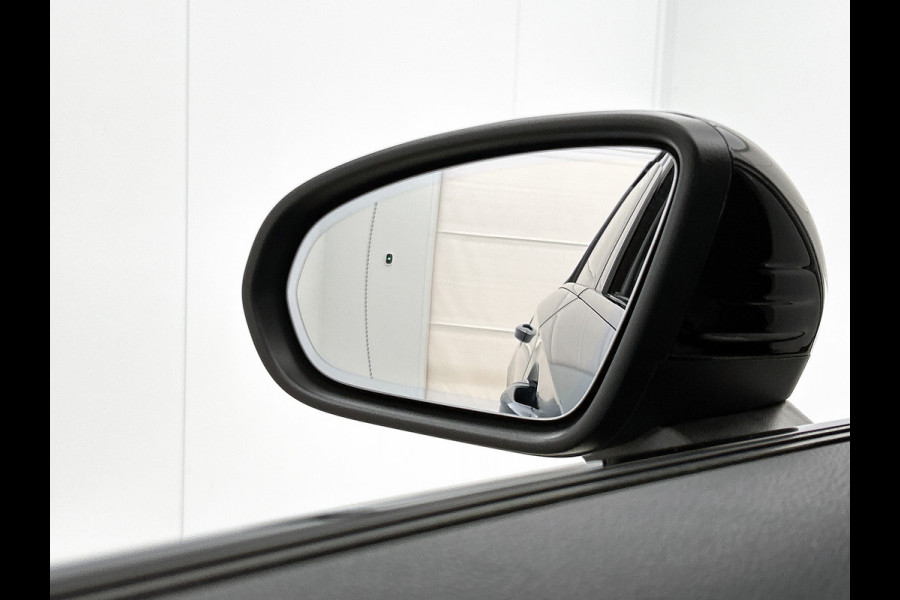 Mercedes-Benz A-Klasse 250 e Business Solution AMG Limited 24 Maanden Mercedes-Benz Certified Garantie. | AMG- Line interieur | AMG-Line Exterieur | Achteruitrijcamera | Panoram schuifkanteldak | Night Pakket | Trekhaak | Navigatie |  Sfeerverlichting |