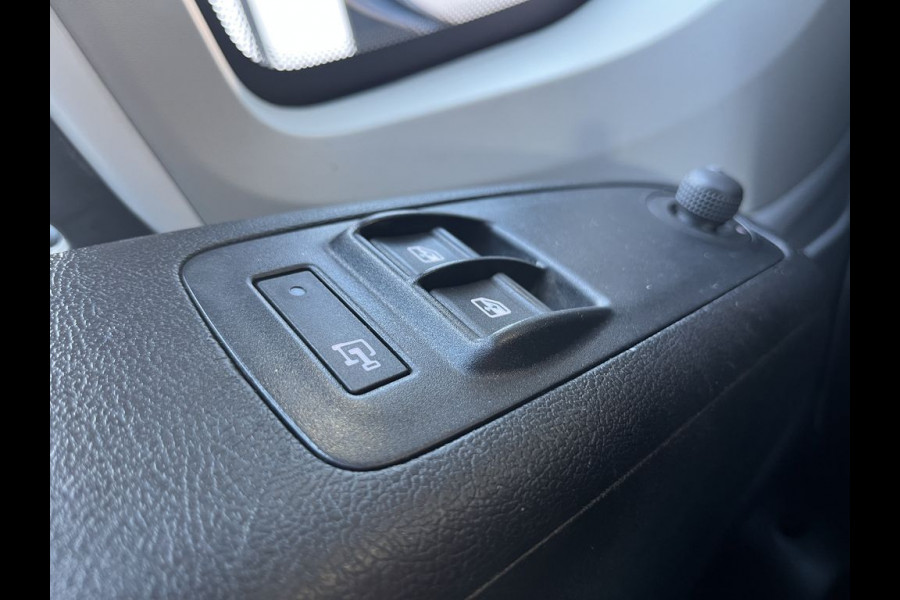 Peugeot Boxer 2.0 BlueHDI L2H2 Pro 3p Lease €276 p/m, Imperiaal, Inrichting, Airco, Camera, PDC, Cruise controle, Onderhoudshistorie aanwezig