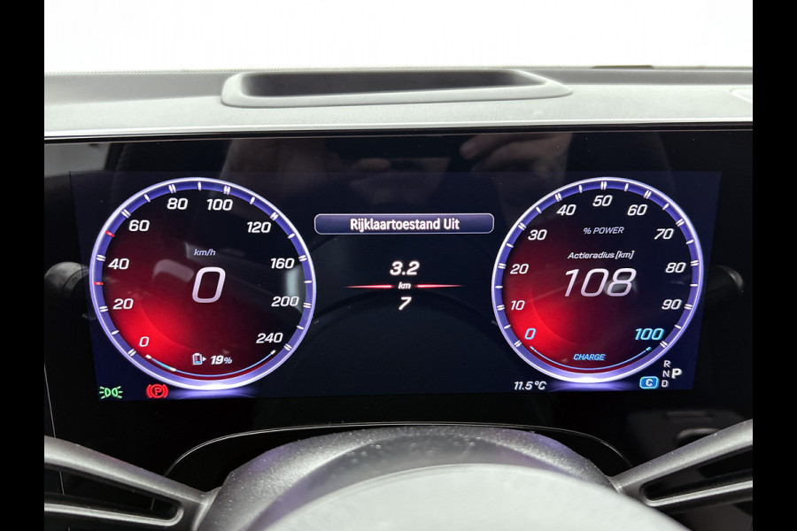 Mercedes-Benz Glb 250+ Business Solution AMG 85.5 kWh | Premium Plus | Nightpakket | Vast panoramadak | Head-up display | 	Burmester® 3D sound system | URBAN GUARD | MULTIBEAM LED | Warmtepomp | MBUX Superscreen | Adaptieve cruisecontrol |